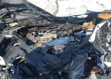 2017 Toyota Rav4 Xle z USA, uszkodzony, nr VIN JTMWFREVXHJ719618